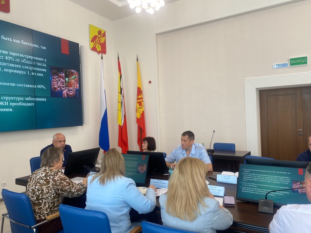 В минувший понедельник под председательством главы администрации Терновского района Михаила Александровича Брагина прошло расширенное совещание.