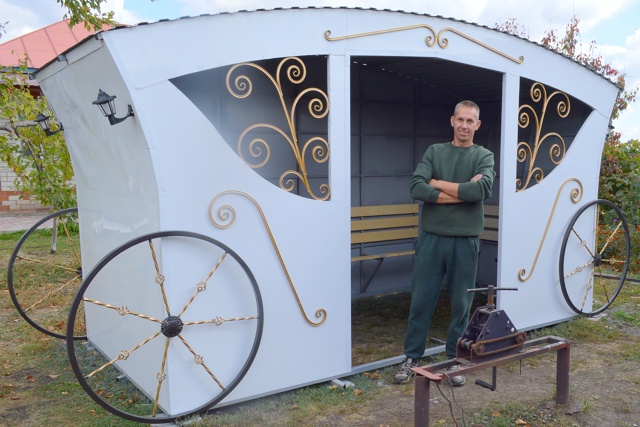 В Народном установят автопавильон в виде кареты.
