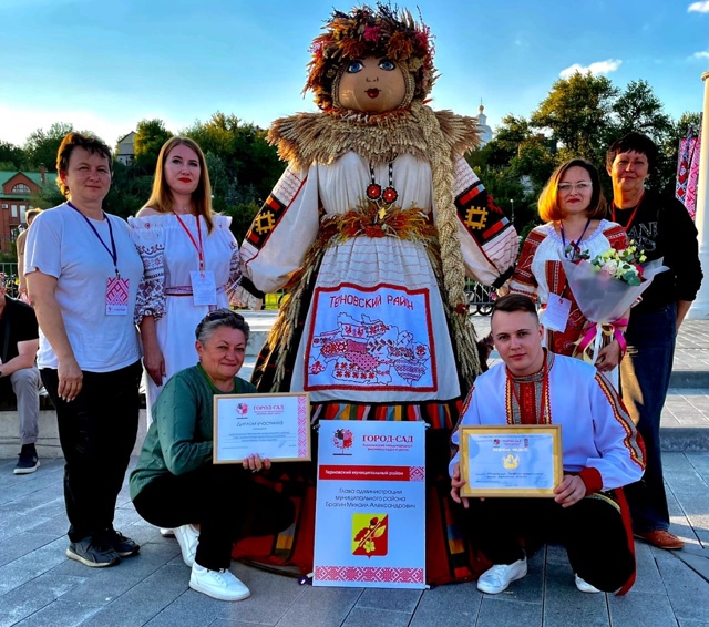 6 и 7 сентября на Петровской набережной Воронежа прошел XV ежегодный фестиваль садов и цветов..