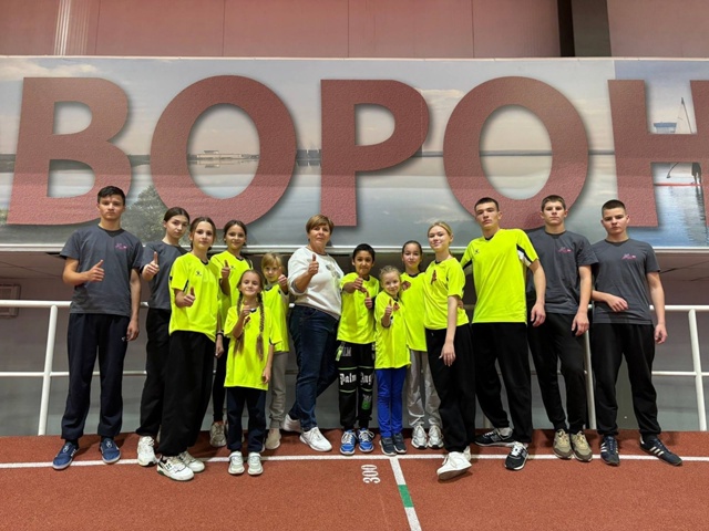 21 октября команда учащихся Терновского муниципального района приняла участие в финальном этапе регионального фестиваля &quot;Эстафета победы&quot;.